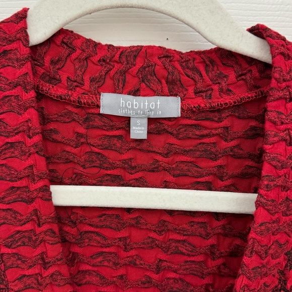 Habitat Clothes to Live In Honeycomb Texture Cardigan Size Small Red Black - Picture 2 of 4